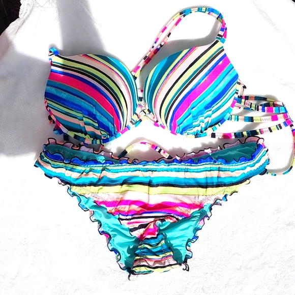 Bathing suit - Picture 1 of 2